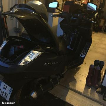 Scooter satelis 2016