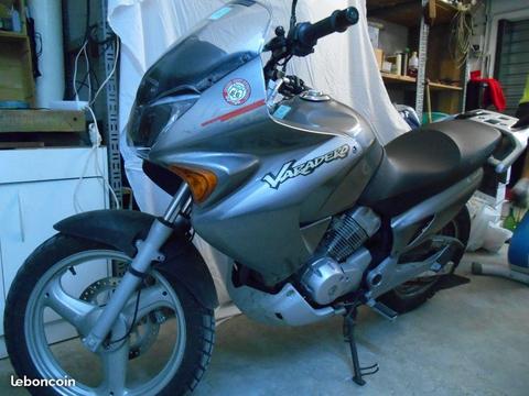 HONDA VARADERO Bi Cylindres 125