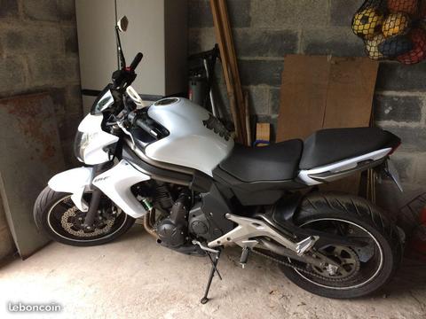 Moto kawasaki er6n