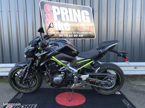 Kawasaki z900 2017 grise cadre vert 1 750 kms