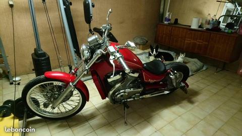 suzuki 800 intruder vs