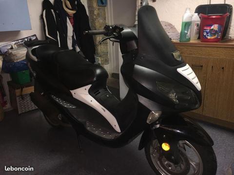 Scooter 50cc ou échange contre moto 50cc
