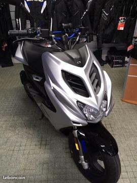 Scooter mbk nitro naked 2017