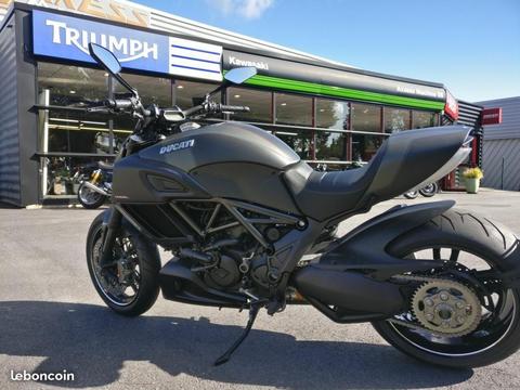 Ducati DIAVEL FL CARBON 1200 cm3