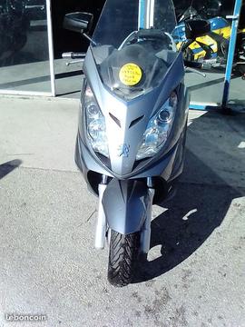 Peugeot satelis 400