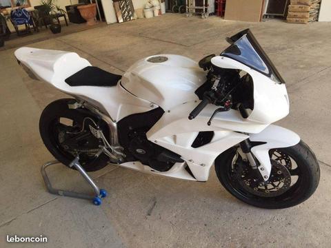 HONDA CBR 600r