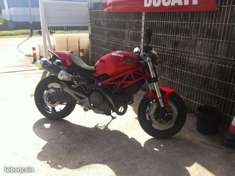 Ducati monster 696
