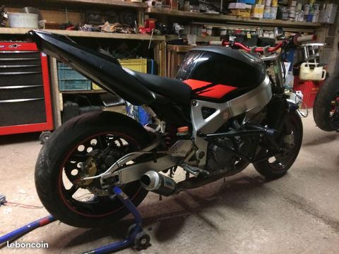 Honda 900 cbr stunt