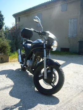 DAELIM Roadwin roadster 125 cm3