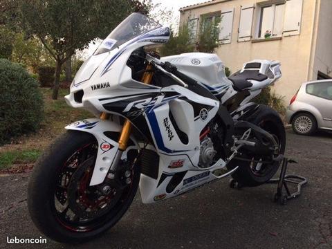 Yamaha R1 2016