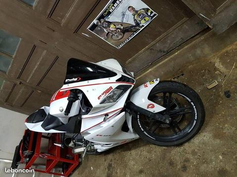 Yamaha r125