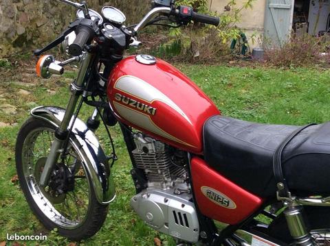 Suzuki GN 125 rouge