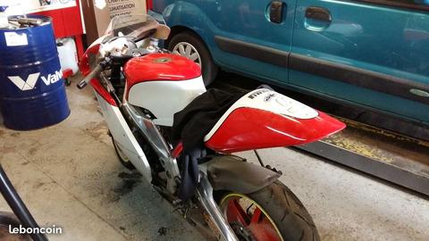 Aprilia rs 250 piste