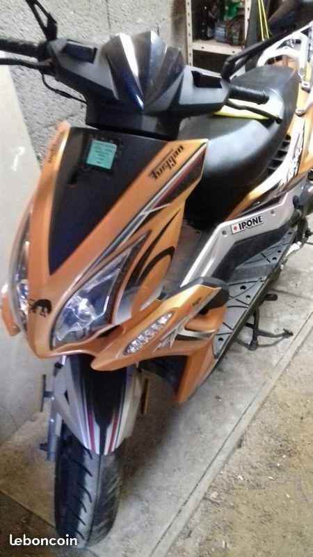 Scooter 50 cm3 Eurocka Matador LED 4 temps