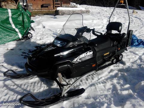 Motoneige 1300 cm3 4 temps yeti expedition brp