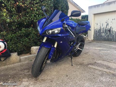 Yamaha r1