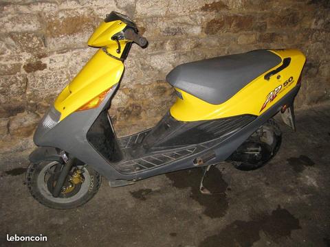 Scooter Suzuki AP 50 complet sans C.G. Moteur OK
