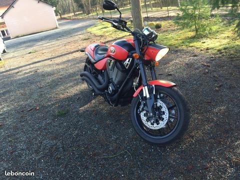 Hammer S