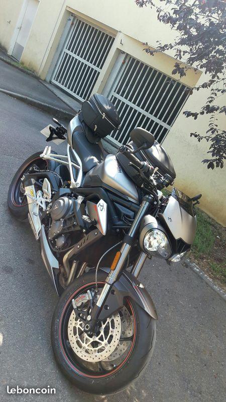 Triuph street triple 800 RS 765