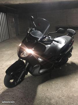 Xmax 125