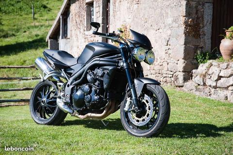 Triumph Speed Triple 1050 mat black 2009