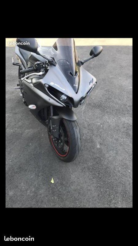 Yamaha r1