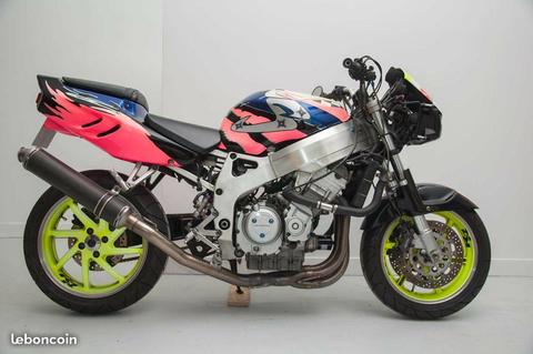 cbr 900 rr street