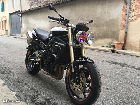 Street triple