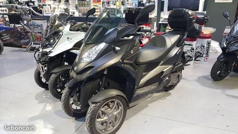 Scooter 3 roues quadro 350s 2200 kms mp3