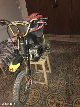 DIRT 125 cc avec casque cross