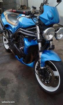 Triumph 955i