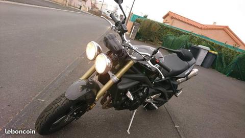 Street triple