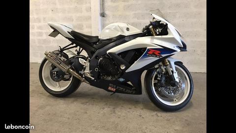 Suzuki 600 gsxr tout équipé avec carnet super état