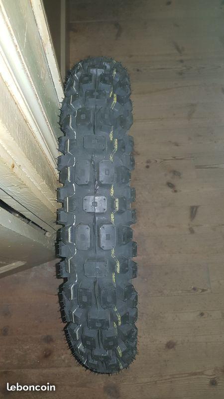 Pneu moto enduro 110/80-18