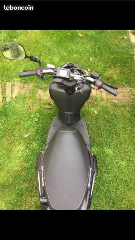 V ou echange slider yamaha 2015