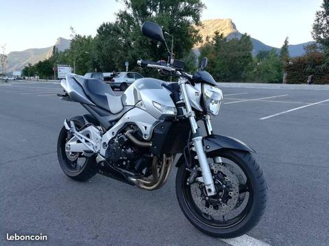 Suzuki GSR 600