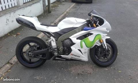 R1 piste et route