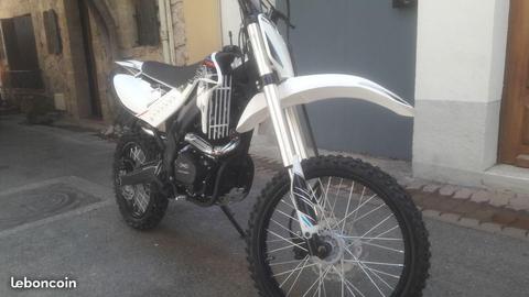 Moto cross neveu