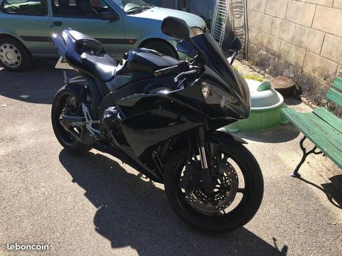 Yamaha r1