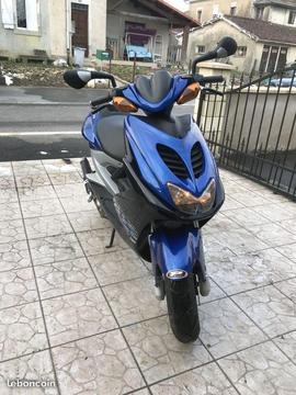 Scooter mbk nitro