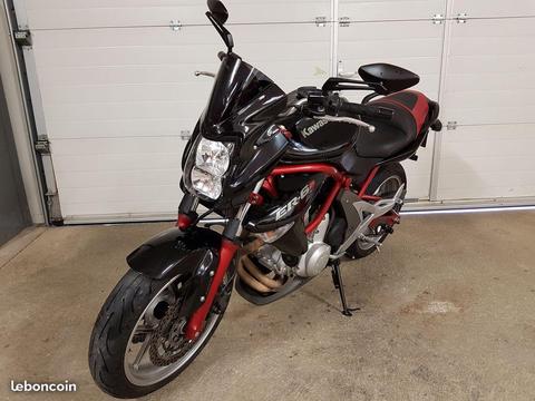 ER6N Noir/Rouge MTT1