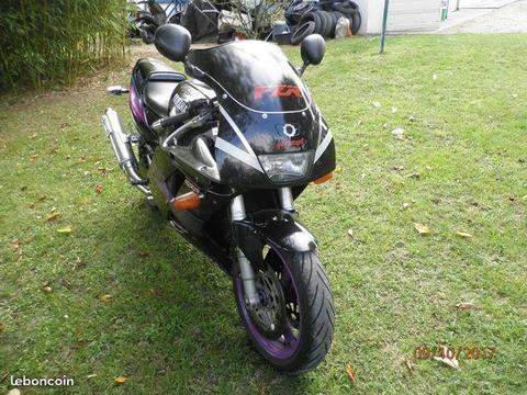 Yamaha 1000 FZR EXUP