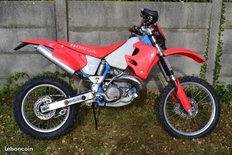 Moto Enduro HONDA 250 CR Pemda 1994 Comme Neuve