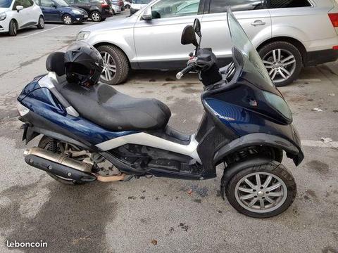 Échange piaggio mp3 400 cm3 lt