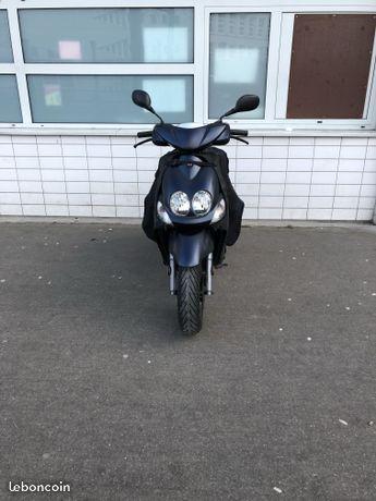 YAMAHA 50 NEOS fonctionne très fort