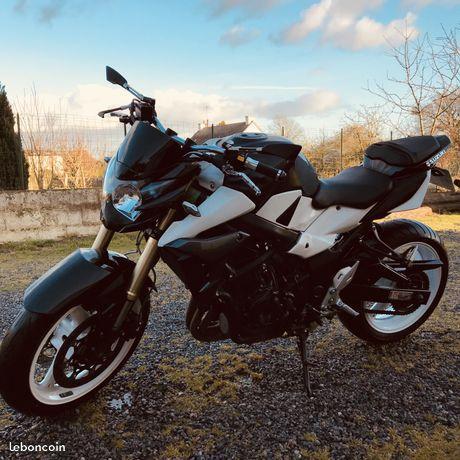 Suzuki GSR 750