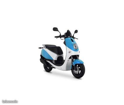 Daelim 50 beagle scooter 4 temps - neuf