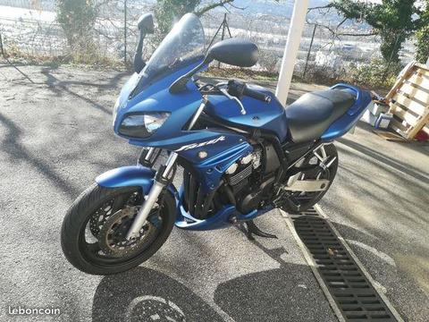 Yamaha fzs 600