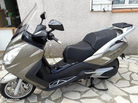 Scooter Satelis II Peugeot 400i