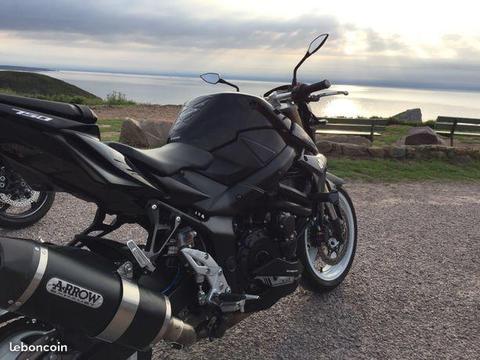 Suzuki GSR750